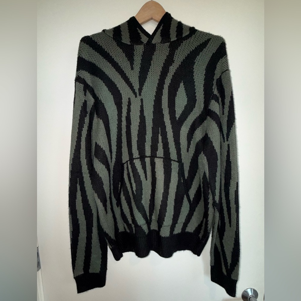 Fashion Nova Black and Green Knit Sweater